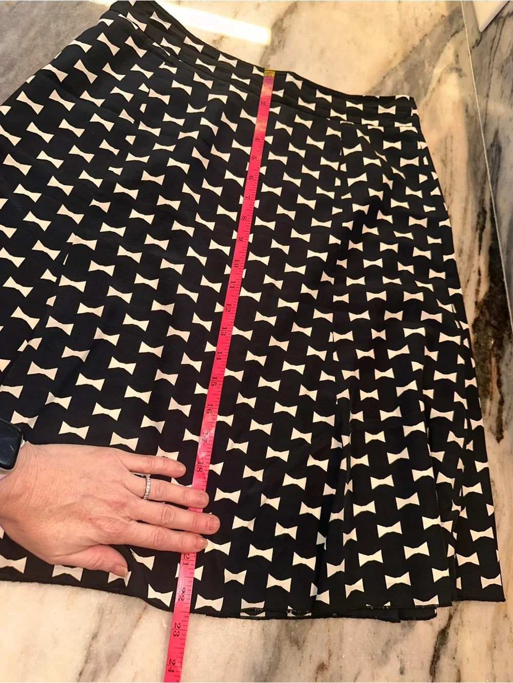 Kate Spade Silk Blend Size 8 Black and White Bow Printed A-Line Skirt
